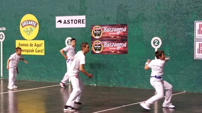 Gaur eta bihar partiduak izango dituzte Deporreko pilotari eta palistek