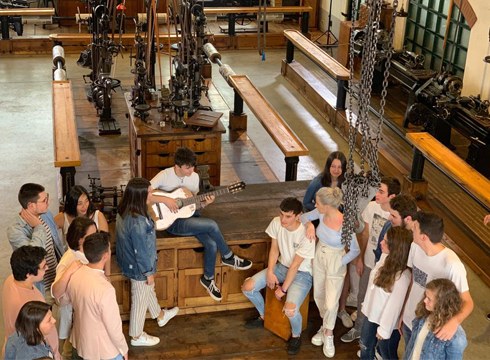 Gaur ETB1ean, 22:00etan, Eibarko Koro Gaztea beste bi korurekin lehiatuko da `Ahotsak´saioan