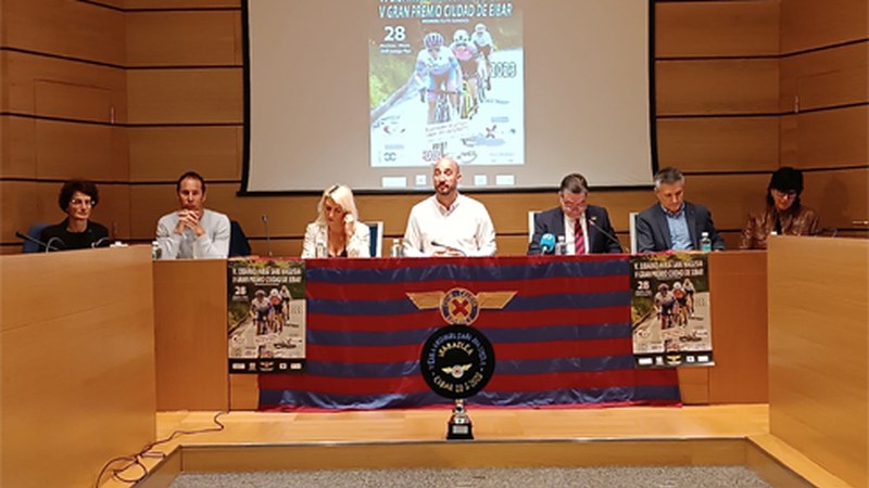 Gaur goizean aurkeztu dute Emakumezkoen V. Eibarko Hiria Sari Nagusia