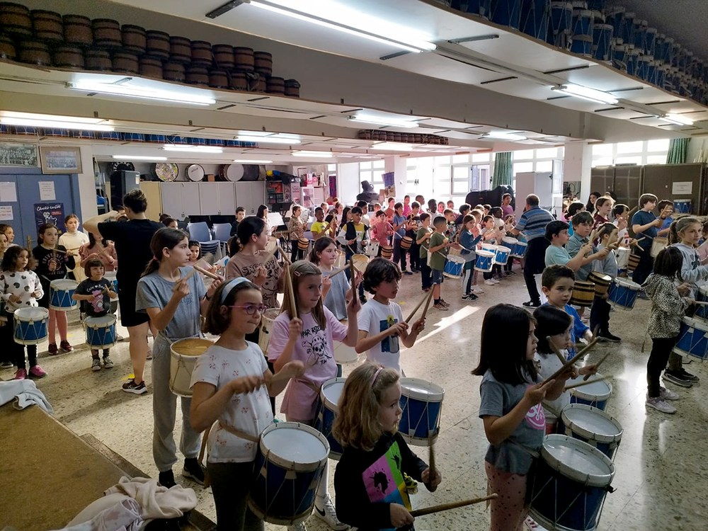 Gaur hasi dira San Juan jaietako danborradetan parte hartuko dutenen entseguak