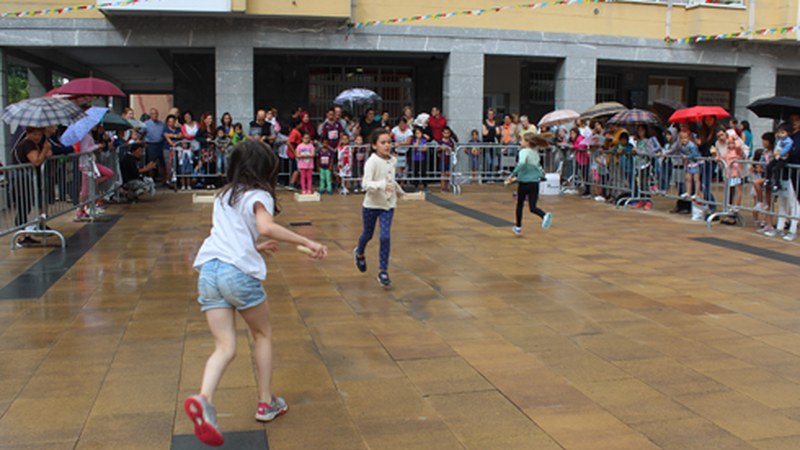 Gaur hasiko dira Karmen kaleko jaiak