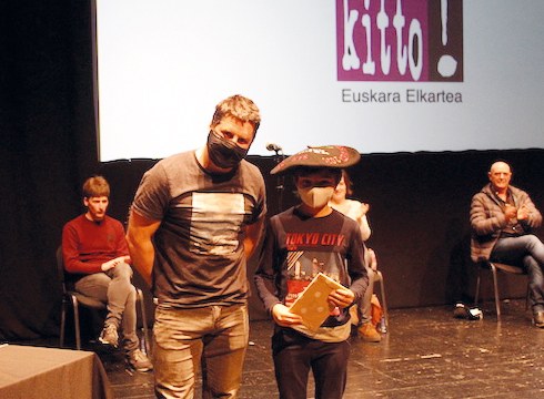 Gaur hasiko dira San Andres bertso-paper lehiaketarako lanak jasotzen