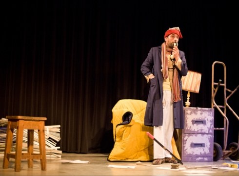 Gaur iluntzean antzezlana taularatuko du Kolektibo Monstrenkok gaztetxean