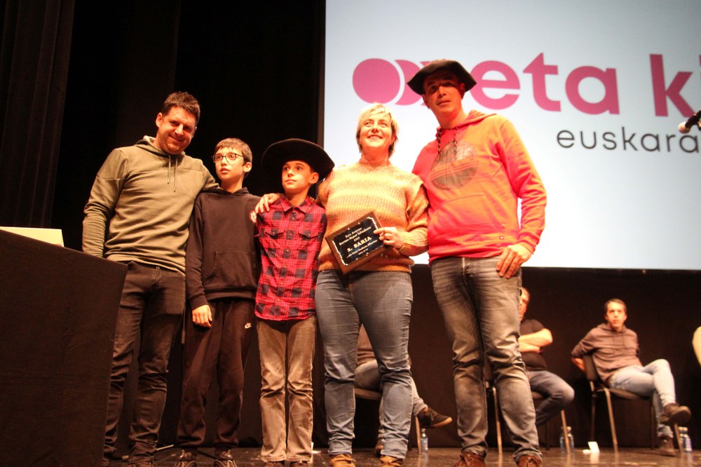 Gaur ireki da Bertso Paper lehiaketara lanak aurkezteko epea