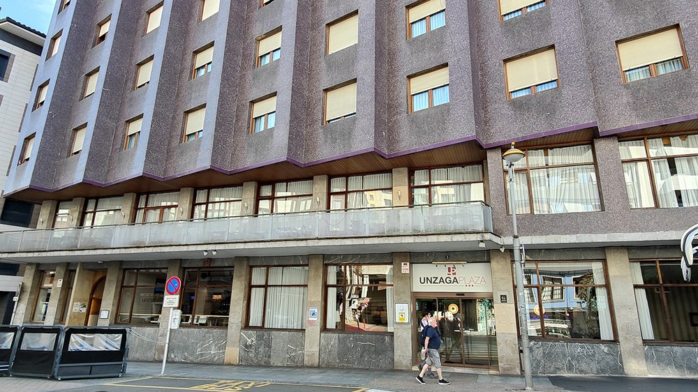 Gaur itxiko ditu bere ateak Unzaga Plaza hotelak behin betiko