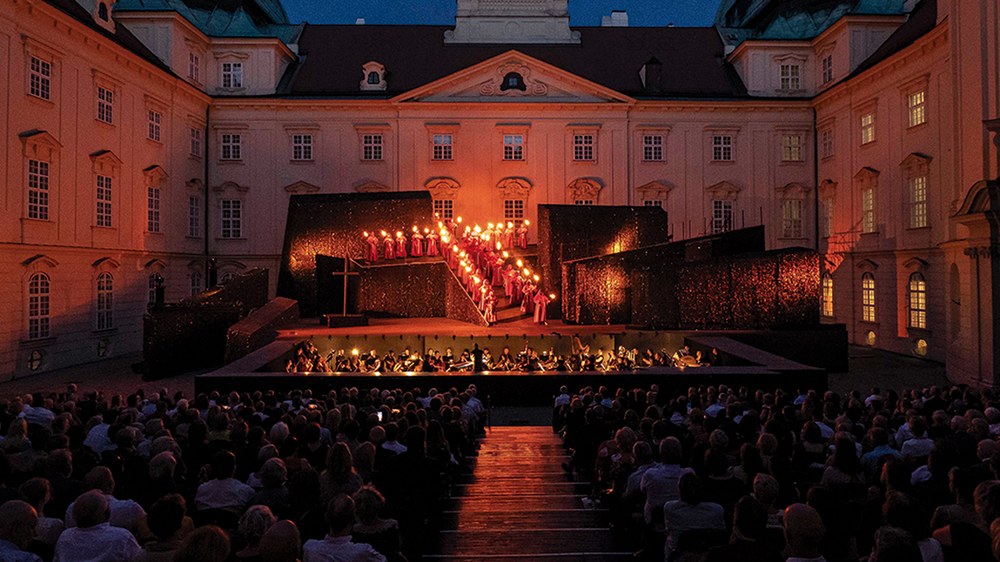 Gaur jarriko dira salgai hilaren 23ko "Don Carlo" operarako sarrerak