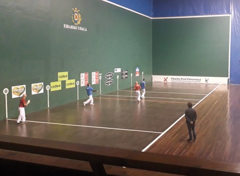 Gaur paleta gomako bi partidu hartuko ditu Astelena frontoiak