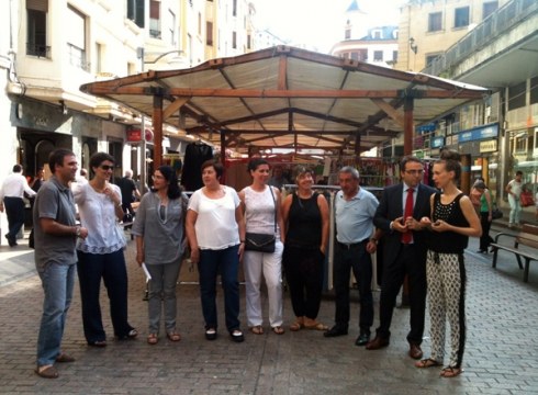 Gaur zabaldu duten merkealdien azoka berezia berritasunekin dator