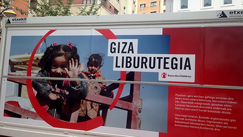 Gaur zabalduko dute herririk herri dabilen "Giza Liburutegia", anbulatorio pareko parkean