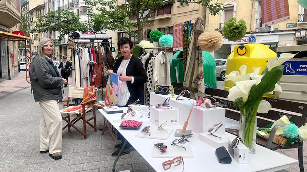 Herriko merkatariak kalera irten dira gaur, barixakua