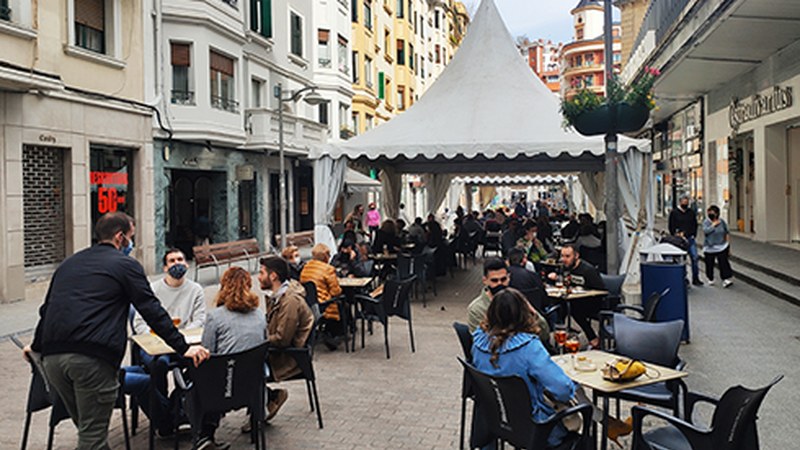 Gaurtik aurrera ezin da Eibartik irten eta ostalaritzako ordutegia murriztu egin da