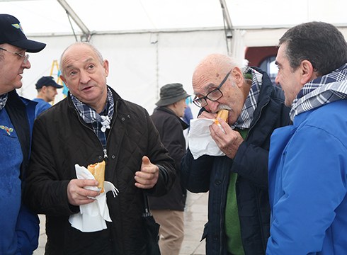 Gaurtik aurrera jaso daitezke Txistorra Eguneko zozketako sariak Txirrindularien Elkartean