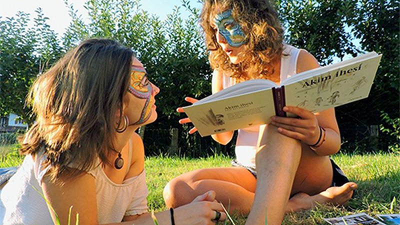 Gaurtik hasita eman daiteke izena Zapatuko Ipuinaren hurrengo saiorako