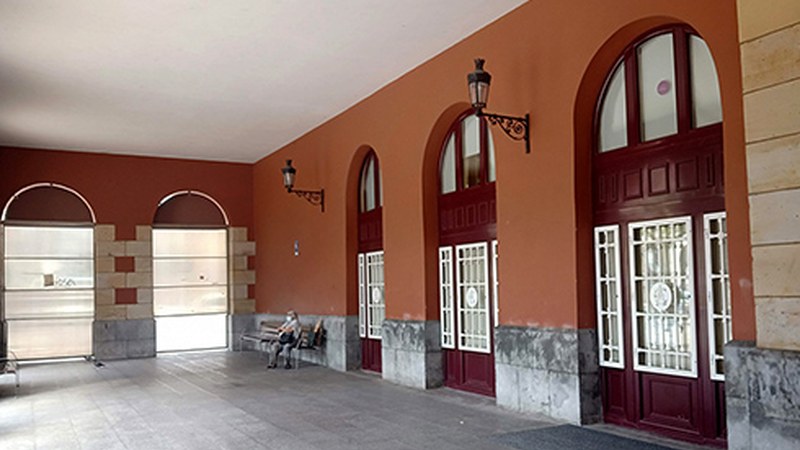 Gaurtik hasita Untzagako aldetik, Atezaintzako atetik sartu beharko da udaletxera