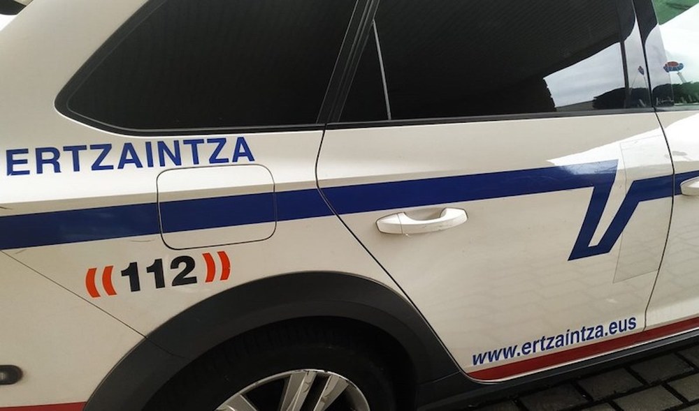 Gazte bat atxilotu dute Eibarko okindegi batean lapurreta egiten ari zela