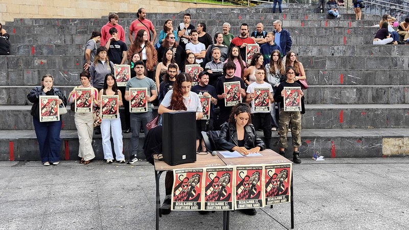 Gaztetxeen aldeko borrokak etenik ez duela adierazi dute Gazte Asanbladako kideek