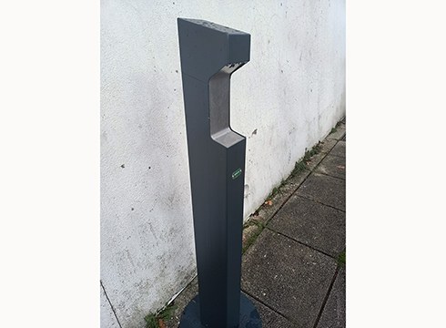 Gel hidroalkoholikoa banatzeko 41 gailu ipiniko dituzte jolas-parkeetan