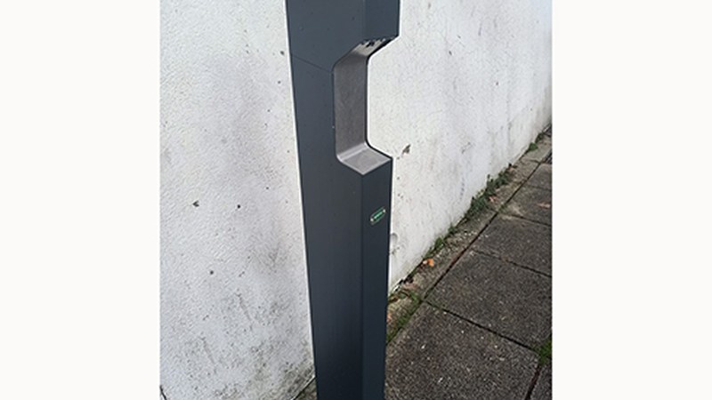 Gel hidroalkoholikoa banatzeko 41 gailu ipiniko dituzte jolas-parkeetan