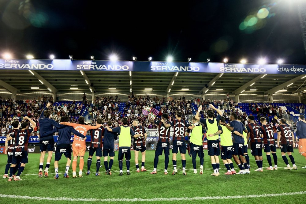Geldiezin dabiltza SD Eibar-en talde nagusiak