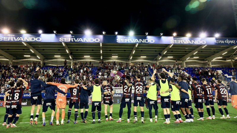 Geldiezin dabiltza SD Eibar-en talde nagusiak
