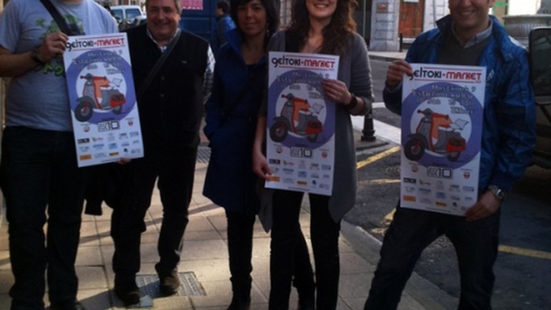 Geltoki Market bigarren eskuko azoka zapatuan Estaziñoan