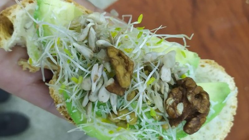 Germinatuak sukaldean erabiltzen ikasi dute Illunabarrian programak eskainitako saioan