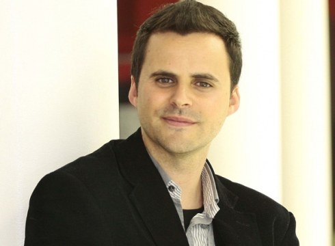 Gerra garaia gogoratzeko poesia eta kantu errezitala gaur Coliseoan