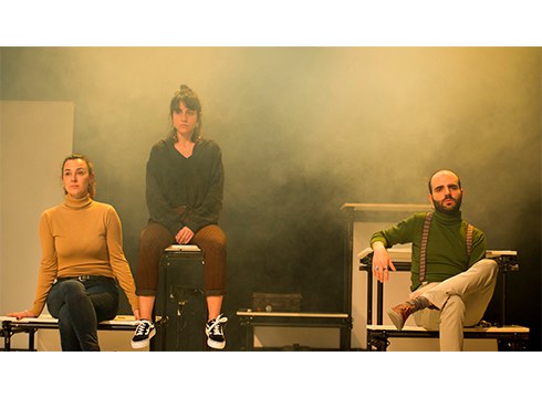 Gerra Zibileko erbesteratuei ahotsa ematen dien Winnipeg antzezlana egongo da gaur Coliseoan