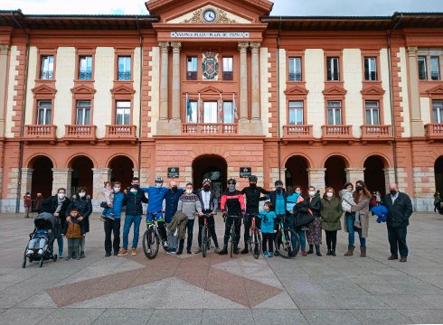 ‘Gipuzkoa herriz herri’ ezagutu du bizikletan Mikel Lizarraldek