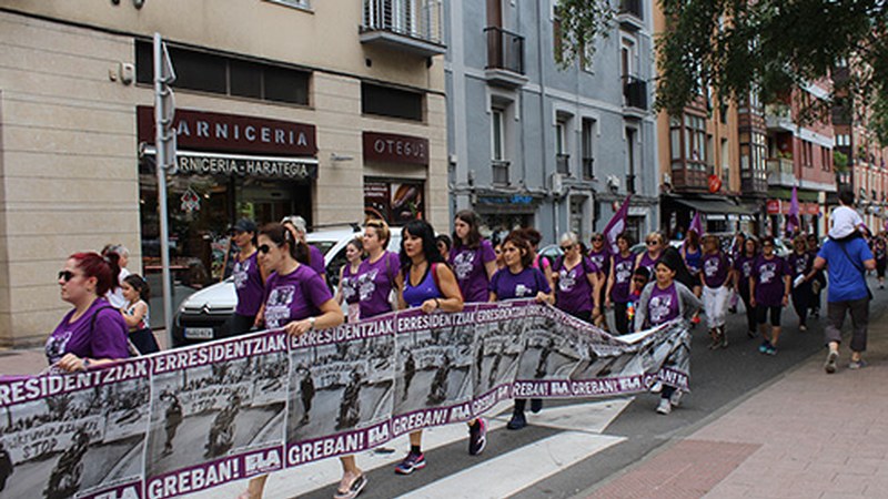 Gipuzkoako erresidentzietako langileek Eibar eta Elgoibar arteko bidea oinez beteko dute gaur