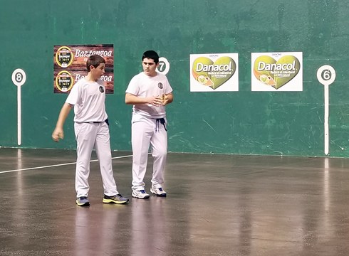 Gipuzkoako Eskuz Binakako txapelketako hiru pilota partidu jokatuko dira barixakuan Astelenan