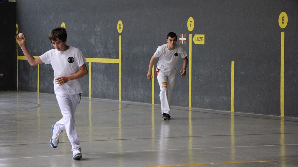 Gipuzkoako txapelketetako hiru partiduko jaialdia hartuko du bihar Astelenak