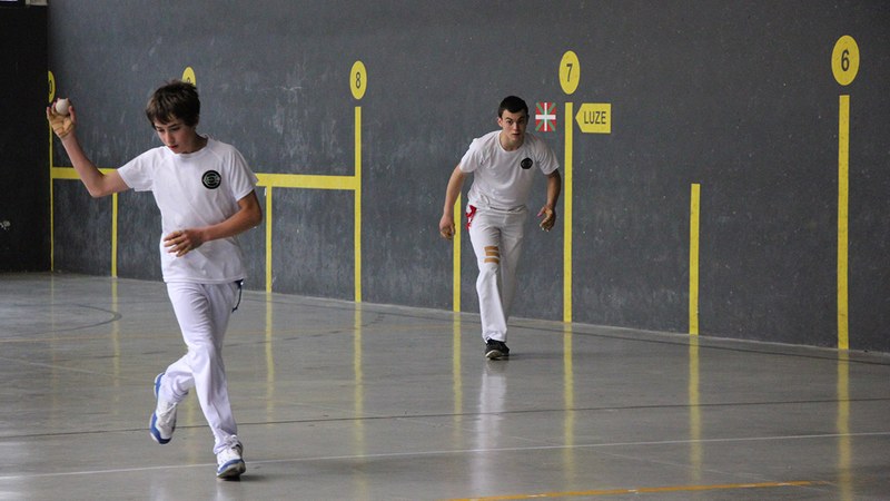 Gipuzkoako txapelketetako hiru partiduko jaialdia hartuko du bihar Astelenak