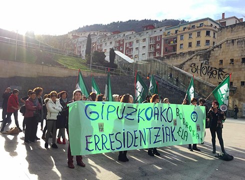 Gipuzkoako zaharren egoitzetako langileek bost egun egingo dituzte greban, hitzarmenaren negoziazioaren alde