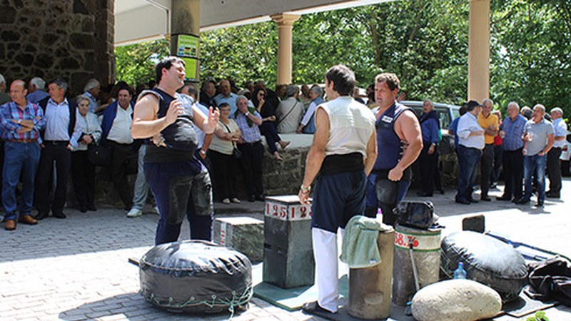 Giro ederrean ospatzen ari dira San Isidro eguna Arraten