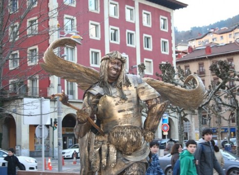 Giza irudiek Aratosteekin bat egin dute Barixaku Erregularrean