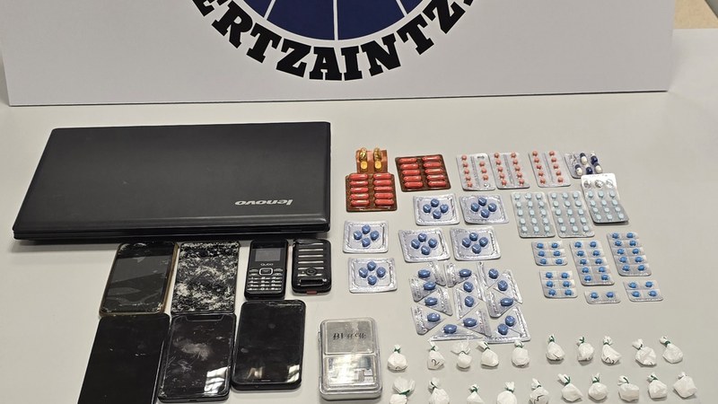 Gizon bat atxilotu dute kokainarekin trafikatzeagatik