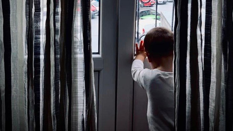 Gobernuak atzera egin du eta haurrak paseatzera ere atera ahal izango dira