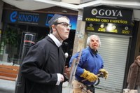 Goiza koko-eskean eman eta gero, arratsaldean herriko kaleetan kalejira egingo dute koko-marru eta dantzariek