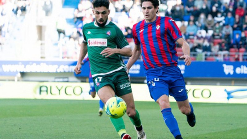 Golik azkarrenak garaipena ematen dio Eibarri (1-0)