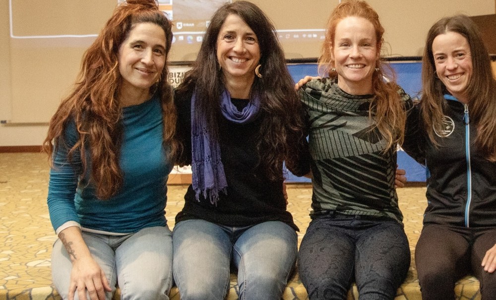 Gora bidean, baina bidean oraindik