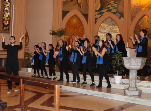 Gospel Bilbao taldeak poztasun eta itxaropen doinuak ekarri ditu Eibarrera San Pedro egunean ()