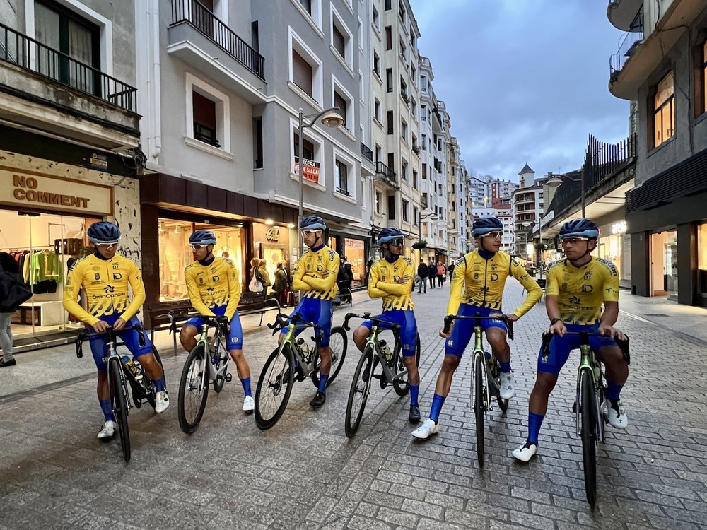 Gran Canaria – EKD Bike Team aurkeztu dute eta denboraldiko lehen lasterketa jokatu dute Zumaian