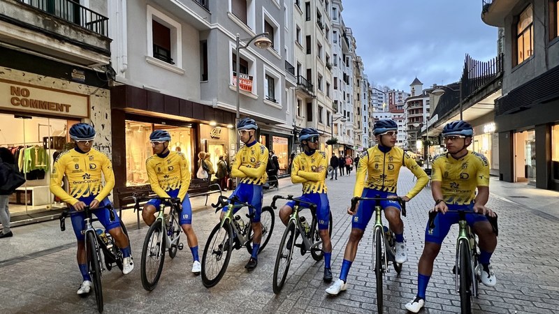 Gran Canaria – EKD Bike Team aurkeztu dute eta denboraldiko lehen lasterketa jokatu dute Zumaian