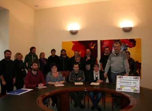 Grebarekin bat egin duten hainbat eragilek gaur arratsalderako manifestazioa deitu dute