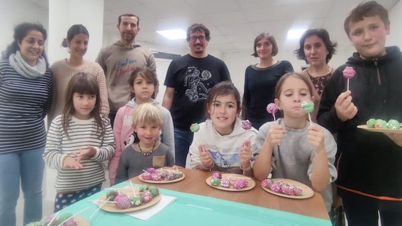 Gurasoak Berbetan - Cake Pop tailerra