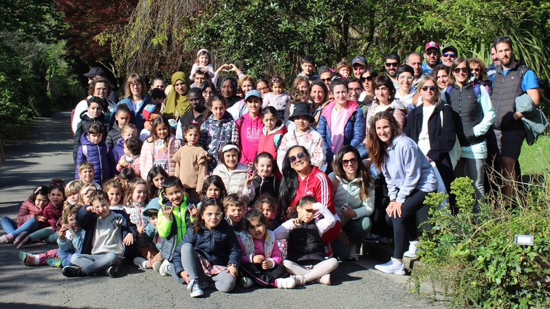 Gurasoak Berbetan eta Ongietorri programetako 120 parte-hartzaile inguru izan ziren zapatuan Pagoetan