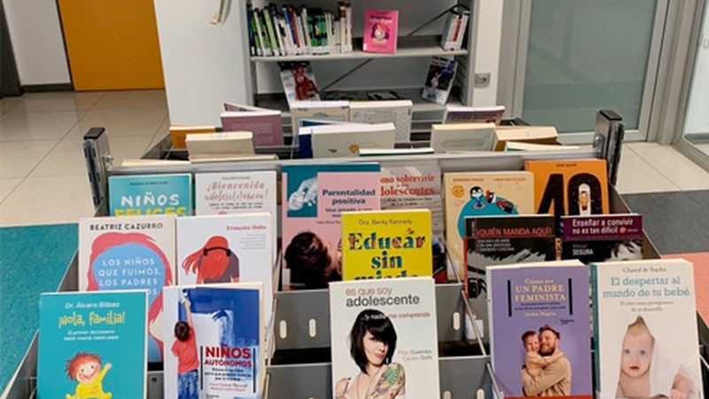 Gurasoei euren seme-alaben hezkuntza prozesuan laguntzeko gune berria liburutegian