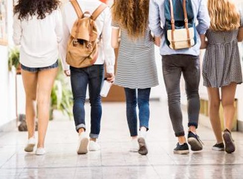 Gurasoei zuzendutako hitzaldi ziklo berri bat hasiko da datorren astean "Gurasoak Martxan" programaren baitan