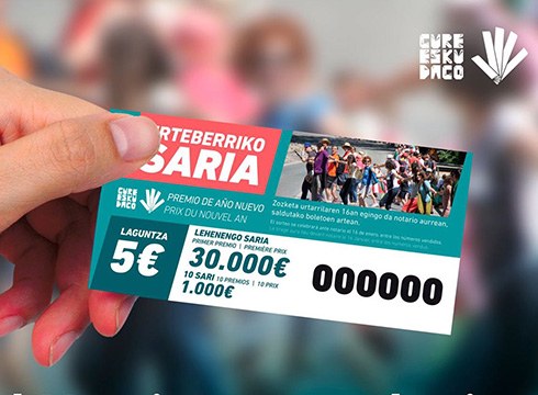 Gure Esku Dago-ren Urteberriko Sariaren zozketan saritutako 145.022 zenbakia Eibarren saldu da